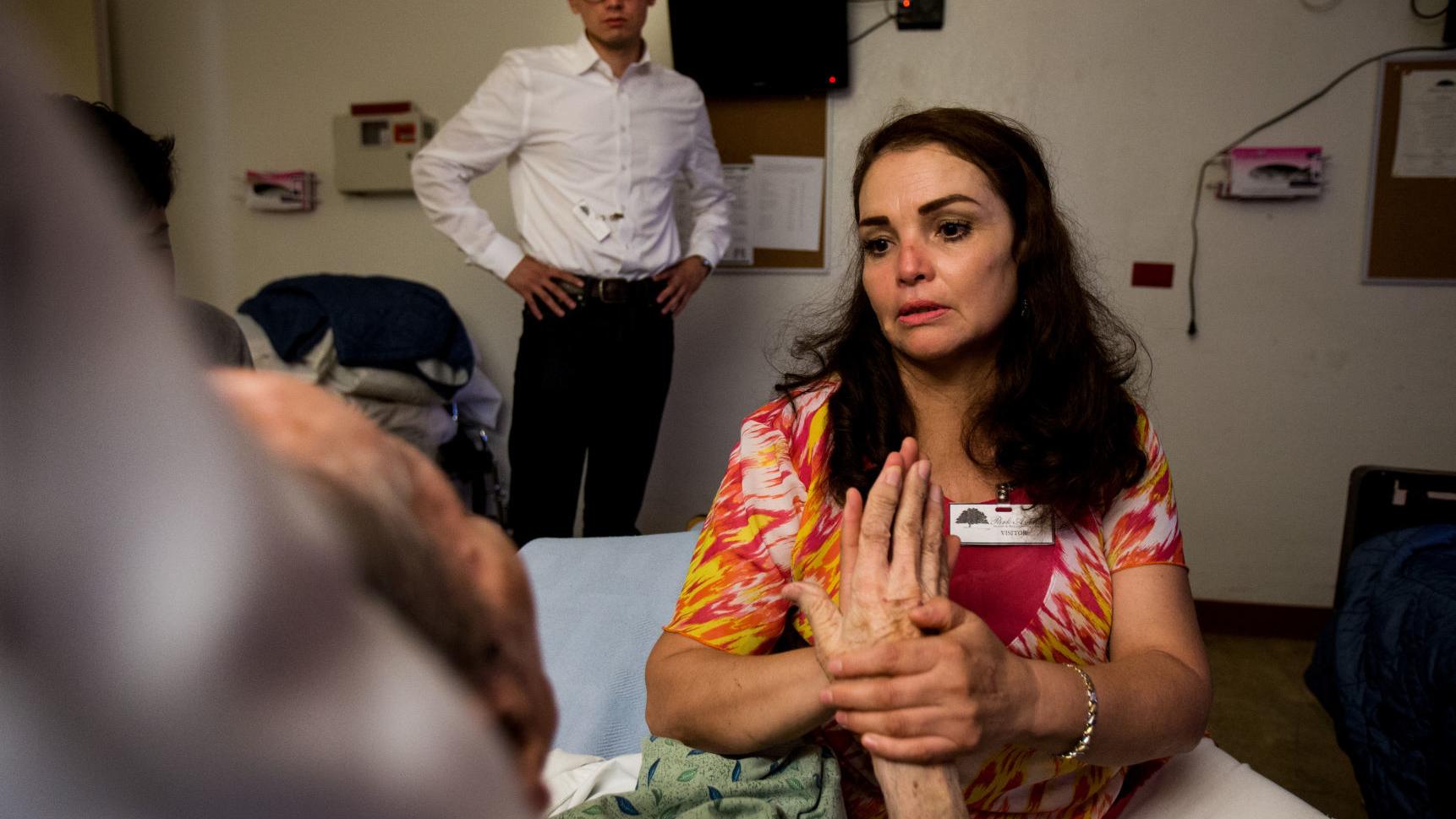 In about-face,US lets Mexican woman visit dying husband in Tucson